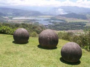 أحجار كوستاريكا العملاقة