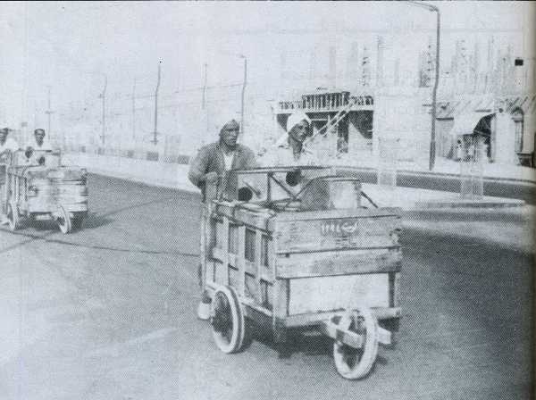 عربات باعة الماء المتجولين في الكويت قديما
