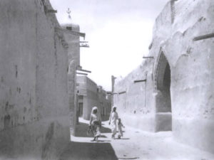 بيوت طينية في حي الوسط بمدينة الكويت القديمة
