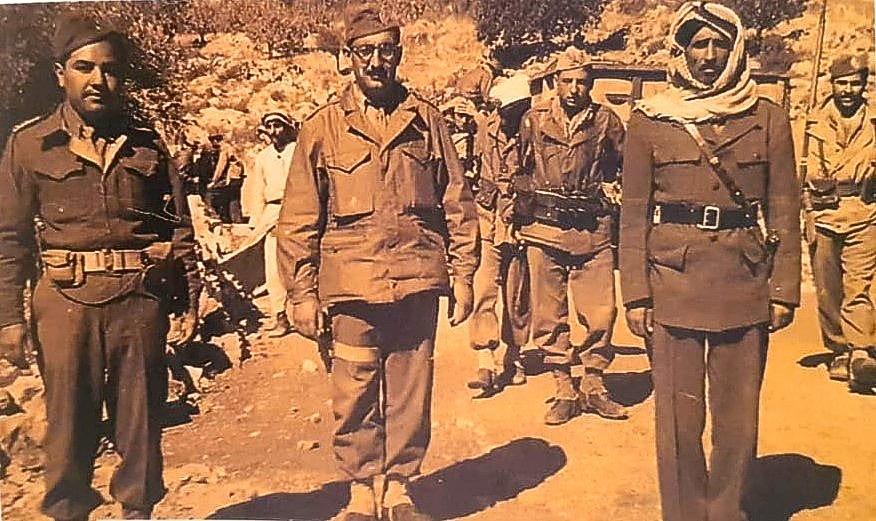 اللواء وجيه المدني في شبابه " يسار " في جيش الإنقاذ الفلسطيني ( 1948-1950 م)