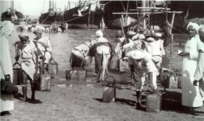 جلب الماء من السفن من شط العرب قديما في الكويت