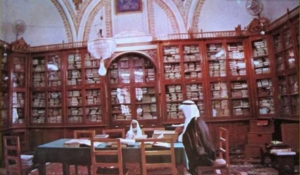باحثون في مكتبة عارف حكمت بالمدينة المنورة قديما