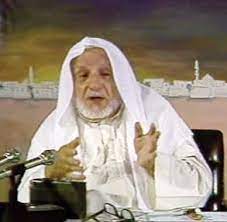 الشيخ علي الطنطاوي في احد برامجه التوعوية - يرحمه الله