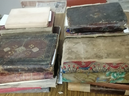 مركز المخطوطات والتراث والوثائق يحوز مؤخرا على 22 كتابا مخطوط أصلي أقدمه يعود ل 300 عاما
