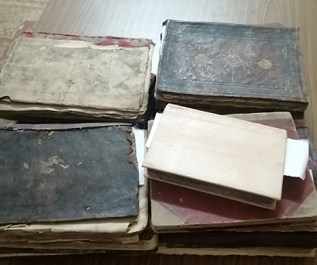 22 مخطوطا أصليا يعود أقدمها إلى 300 عاما في مكتبة مركز المخطوطات والتراث والوثائق