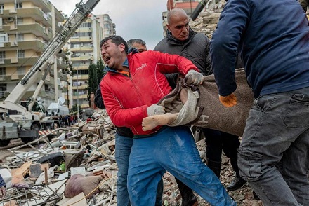 ضحايا وقتلى زلزال تركيا 