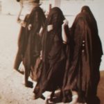 Read more about the article دور المرأة الحضرية والبدوية في الكويت القديمة ..