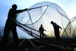 امتهان رزقة صيد الإسماك في جون الكويت