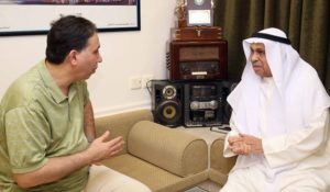 الباحث محمد البكر يمينا في حواره مع محرر تراثنا خالد ابوقدوم