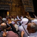 Read more about the article ورطة الطنطاوي مع الحاج الجاهل