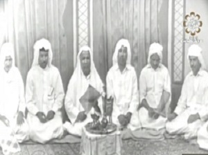 مشهد تلفزيوني يمثل الاحتفال بالمالد ( المولد ) في الكويت قديما