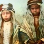 Read more about the article صورة نادرة لأمير الكويت صباح السالم الصباح و الشيخ عبدالله المبارك الصباح