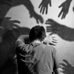 Read more about the article شركات التأمين والمتاجرة بالذعر