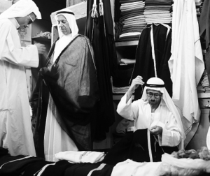 حياكة البشت (العباءة ) في الكويت قديما