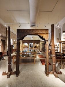 جانب من مقتنيات متحف الشيخ فيصل بن قاسم الثاني بقطر