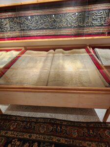 جانب من مقتنيات متحف الشيخ فيصل بن قاسم الثاني بقطر