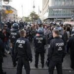 Read more about the article بريطانية تقمع احتجاجات داخل فلسطين بالأمس وتكررها في لندن