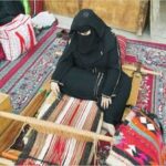 Read more about the article بدوية تمدح تفوقها في نسج السدو شعراً