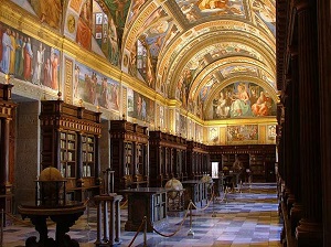 مكتبة الاسكوريال من الداخل 