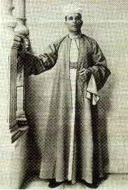 سيمون هنري ليدز بالزي المصري الشرقي