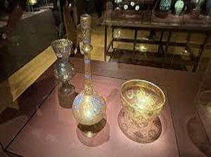 معروضات إسلامية مملوكية في معرض اللوفر