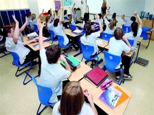 تفضيل المدارس الاجنبية لتدريس النشء الجديد من شأنه عزله عن لغته ودينه وحضارته 