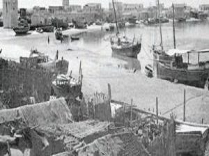 مراكب شراعية كويتية على الساحل 