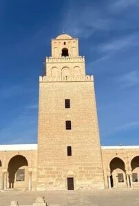 مكتبة جامع الزيتونة في تونس يقتني المصحف الأزرق منذ القرن الخامس الهجري .