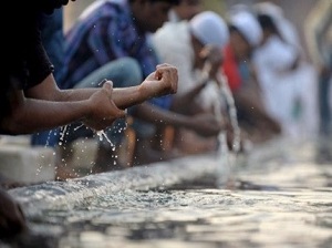 الوضوء بالماء للصلاة