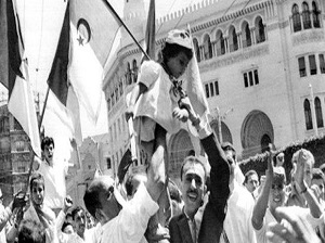 فرحة الجزائريين في الانتصار على المستعمر الفرنسي وخرجه من البلاد في يوليو 1962