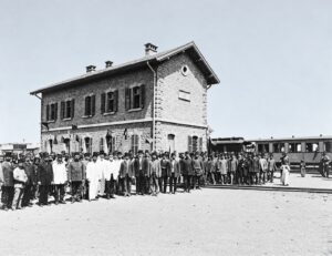 افتتاح محطة سكة حديد الحجاز في درعا عام 1908 " محسنة بالذكاء الاصطناعي"